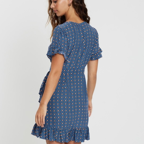 Tigerlily Size 8 Dress - Picture 4 of 7